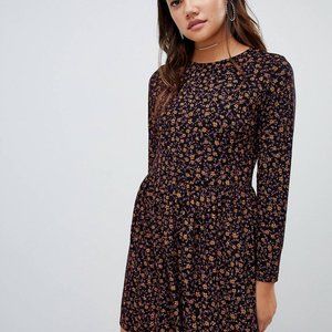 Wednesday's Girl ASOS long sleeve stretchy ditsy floral dress - L